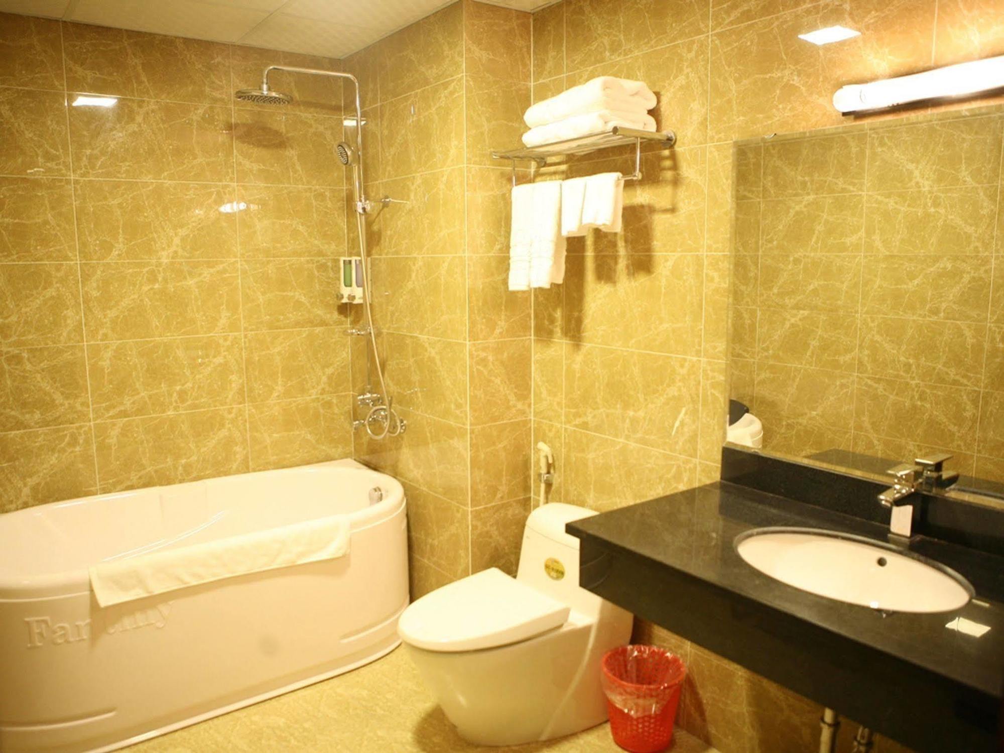 Bounty Hotel Hanoi Exterior photo